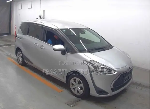 Toyota Sienta 2019 Nyeupe - 1