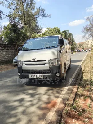 Toyota HiAce 2016 Commuter