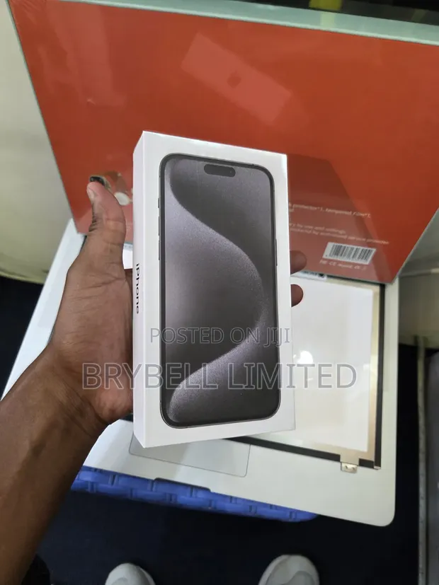 New Apple iPhone 15 Pro Max 256GB Black - 1