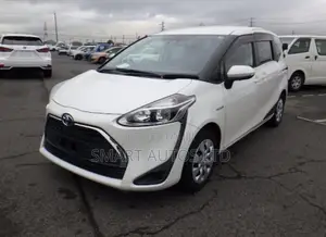 Toyota Sienta 1.5 Hybrid FWD 2019