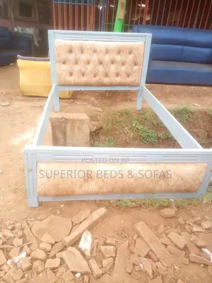 Superior Beds 5x6 Tufted Grey Wooden Bed Frame