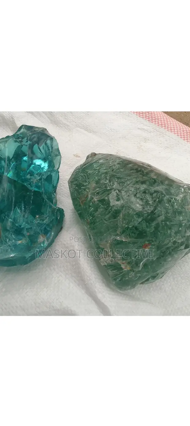 Premium Raw Green Turquoise Material (8,000g) - 1