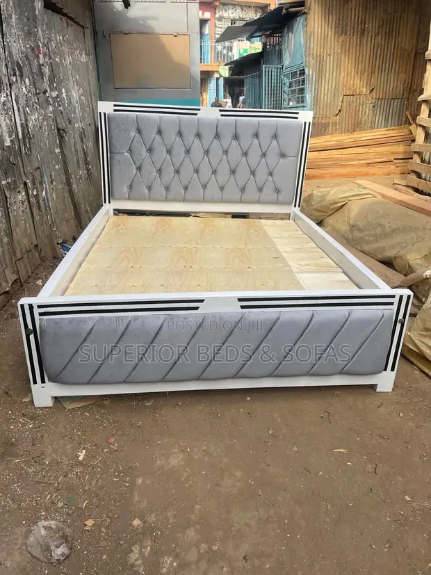 Kitanda cha 5x6 Grey Tufted - 1