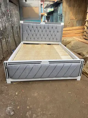 Kitanda cha 5x6 Grey Tufted