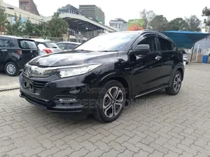 Honda Vezel 2019 Nyeusi