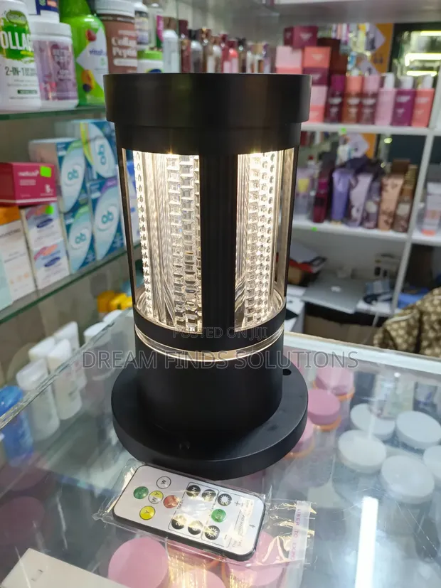 Solar Garden Pillar Light - Brand New - 1