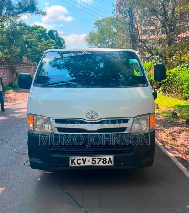 Toyota HiAce 2013 White - 1