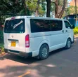 Toyota HiAce 2013 White - 4