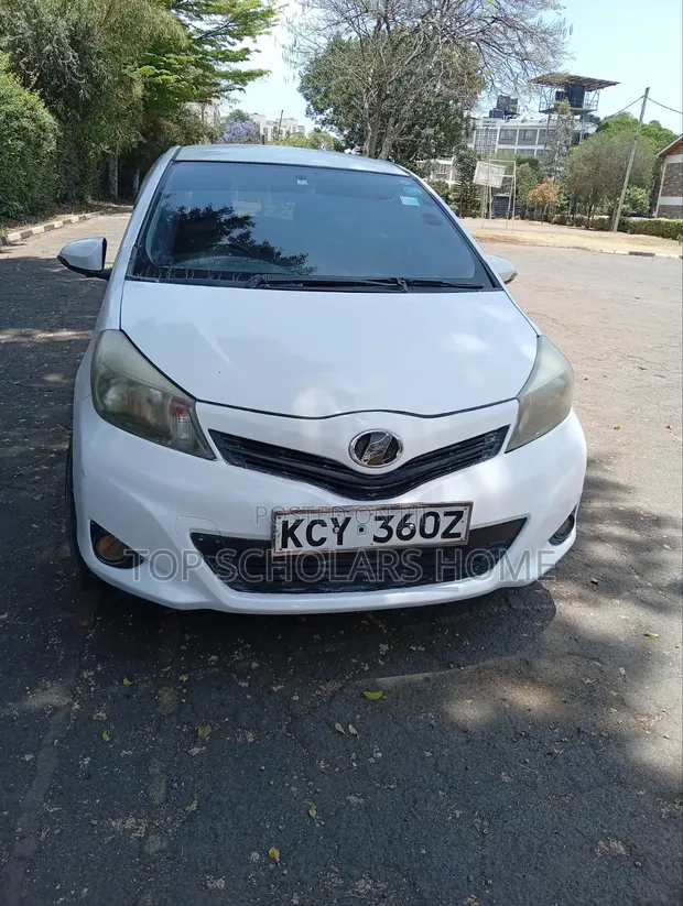 Toyota Vitz 2013 White - 1