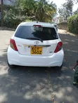 Toyota Vitz 2013 White - 2