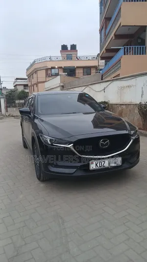 Mazda CX-5 Kukodisha - Nyeusi
