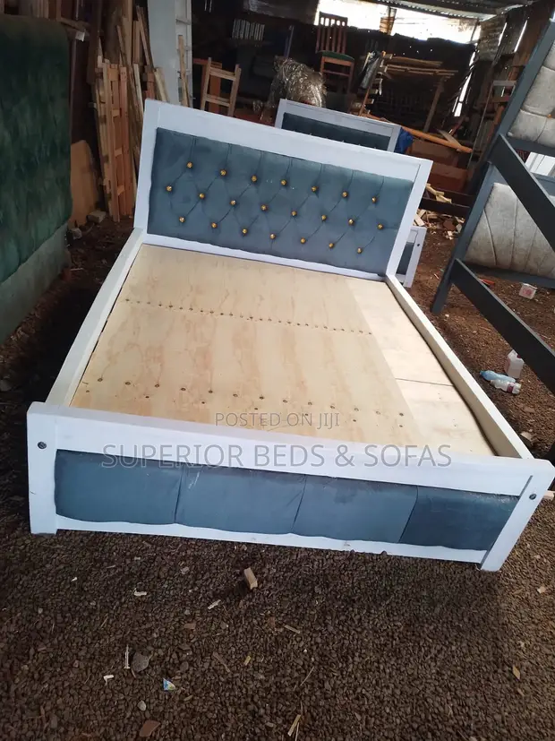 5x6 Teal Tufted Bed with White Frame - 1