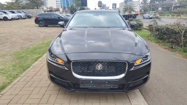 Jaguar XE S AWD 2018 Nyeusi - 1