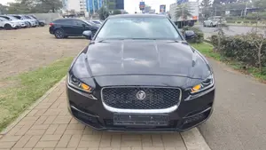 Jaguar XE S AWD 2018 Nyeusi