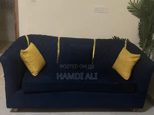 Ideal Sofa Set 6 Seater - Bluu ya Navy na Dhahabu - 1