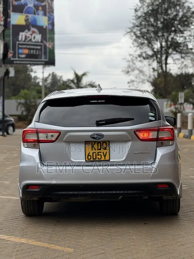 Subaru Impreza 2017 Silver - 1
