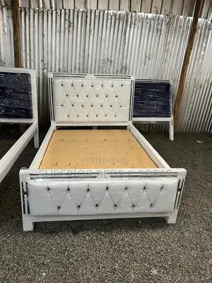 Kitanda cha Mocket Nyeupe cha Tufted 5x6