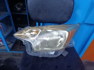 Toyota Ractis 2011-2013 Non-Xenon Headlight (Used)