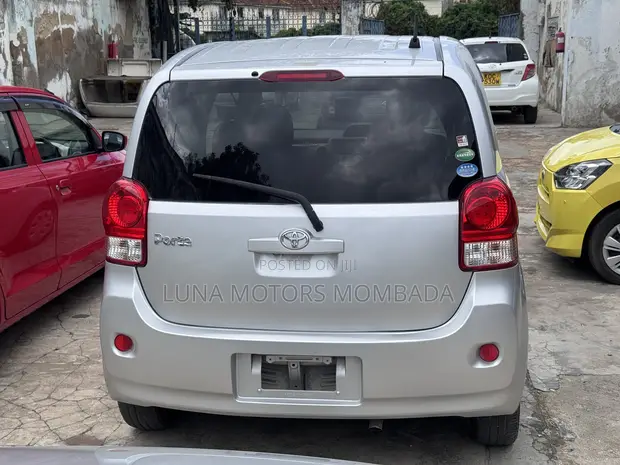 Toyota Porte 2019 Nyeusi - 1