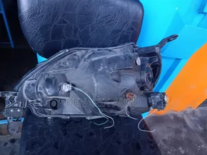 Taa ya Mbele ya Toyota Porte 2015 Isiyo Xenon (Iliyotumika)