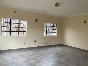 Bungalow ya Vyumba 3 na DSQ Kamakis Inauzwa