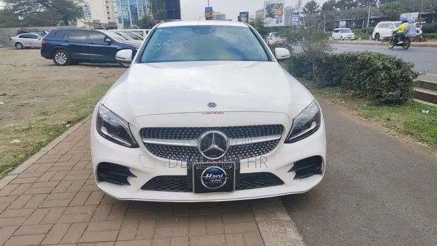 Mercedes-Benz C200 2019 Nyeupe - 1