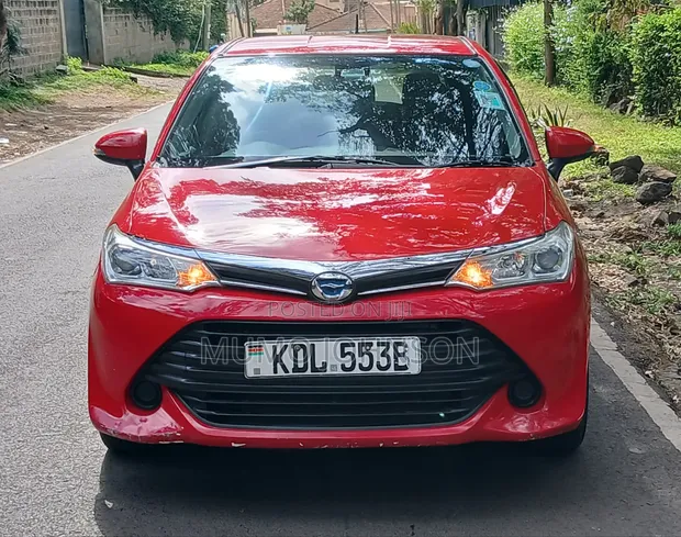 Toyota Corolla Fielder 1.5 Hybrid FWD 2016 Red - 1