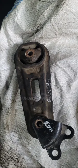 Mazda Demio 2007-2014 Mlima wa Crossmember