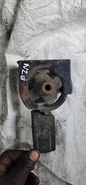 Toyota Corolla Fielder Mlima wa Radiator wa Mbele