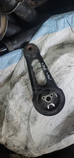 Nissan Note E12 Crossmember Mount