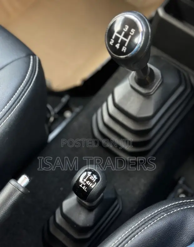 Suzuki Jimny 2019 Nyeusi - 1