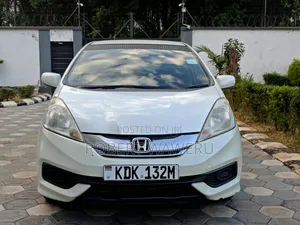 Honda Fit Shuttle Hybrid 2015 White