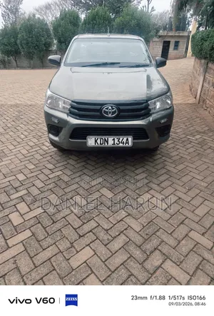 Toyota Hilux 2023