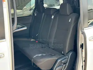 Toyota Esquire 2.0 FWD (Viti 8) 2019 Pearl