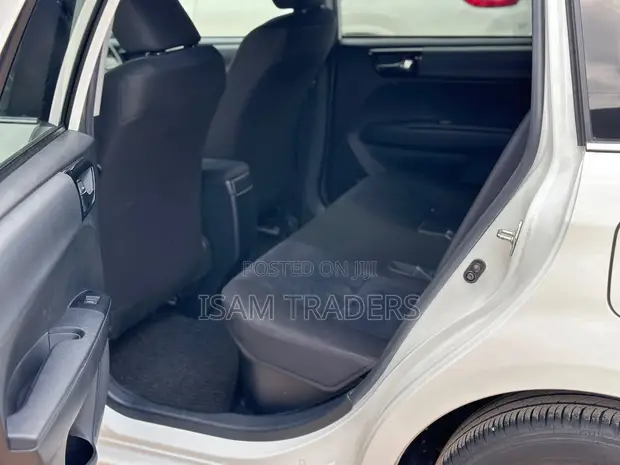 Toyota Corolla Fielder 1.5 Hybrid FWD 2019 Pearl - 1