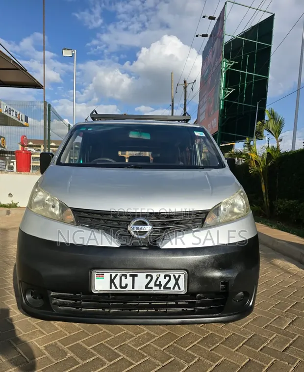 Nissan NV200 2011 Silver - 1