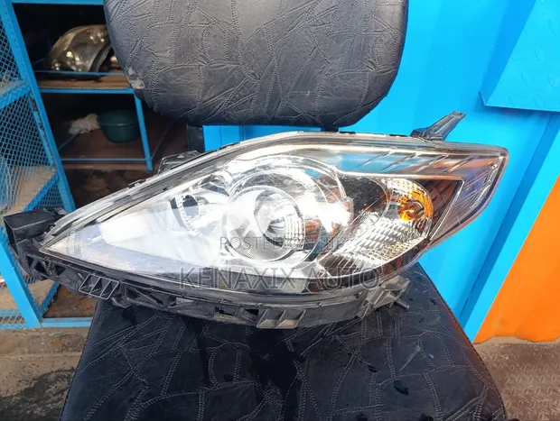 Mazda Premacy 2005-2010 Xenon Headlight (Iliyo tumika) - 1