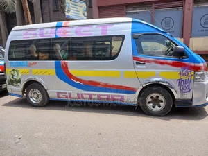 Toyota HiAce Commuter 2016 Nyeupe