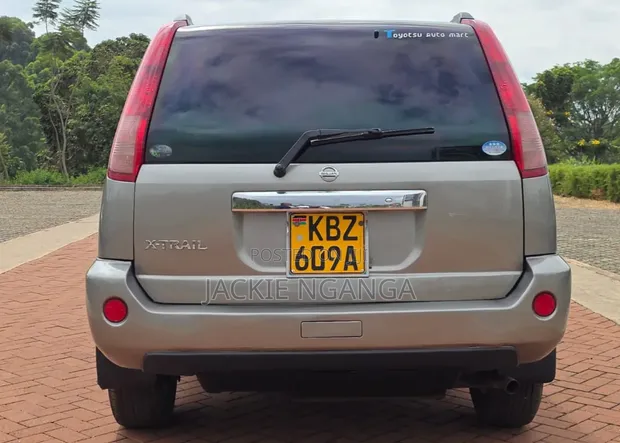 Nissan X-Trail 2007 Nyeupe - 1