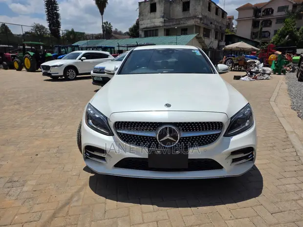 Mercedes-Benz C200 2019 Pearl - 1