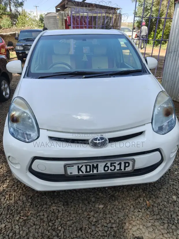 Toyota Passo 1.0 FWD 2015 Nyeupe - 1