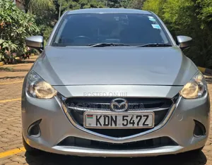 Mazda Demio 2016 Nyeupe