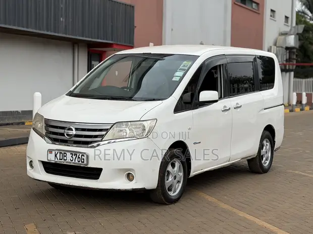 Nissan Serena 2014 Nyeupe Hybrid - 1