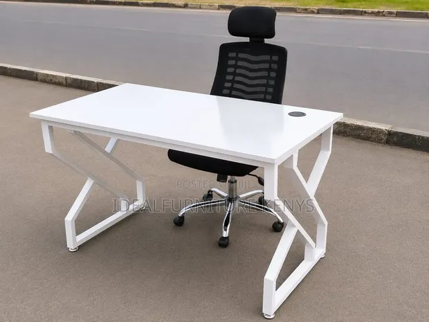 Boss Office Products Frame Desk with Headrest - 1