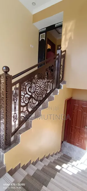 Maisonette ya Vyumba 6 Iliyo na Samani Kahawa Sukari Inauzwa