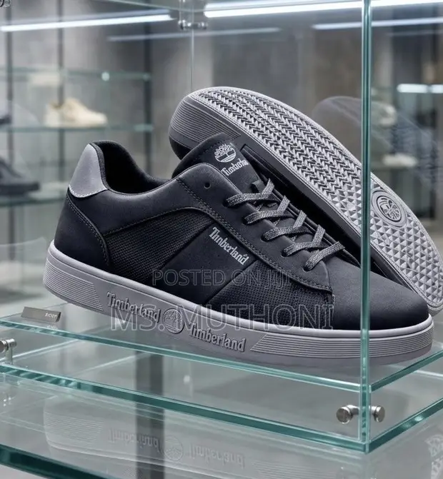 Timberland Pebbled Leather Low-Top Sneakers - 1