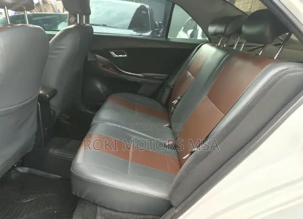 Toyota Premio 2009 Nyeupe - 1