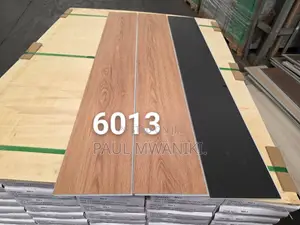 Premium SPC Waterproof Flooring na Underlay