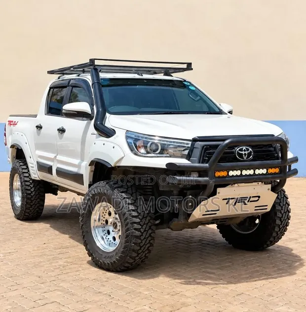 Toyota Hilux Revo Double Cab Diesel 2.4 AWD 2019 White - 1