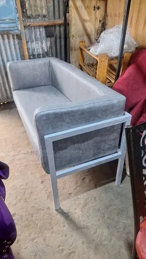 Kiti cha Kusubiri cha Grey na White